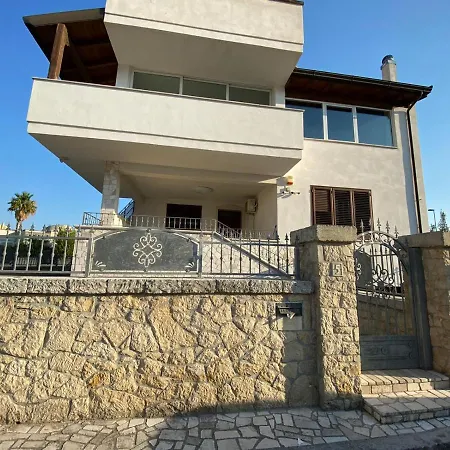 Holiday home Maison De Ginevra